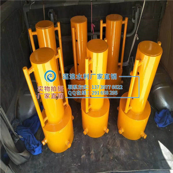 打樁機與樁帽，樁帽與管柱(或樁)平面要墊平，聯(lián)合螺栓應(yīng)擰緊，并應(yīng)經(jīng)常檢查能否有松動