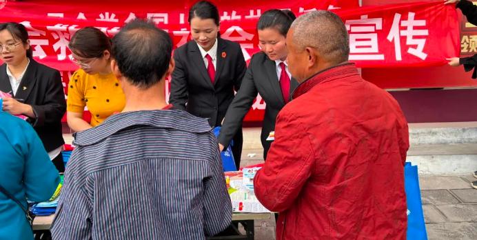 荔波法院：森林防火宣傳，防患于未“燃”